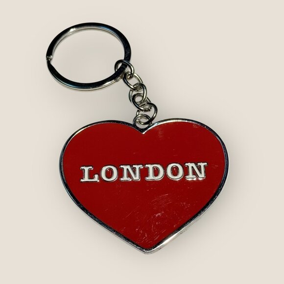 Red Heart Shaped London Souvenir Keychain Keyring Silver-tone Metal Back - Picture 1 of 2